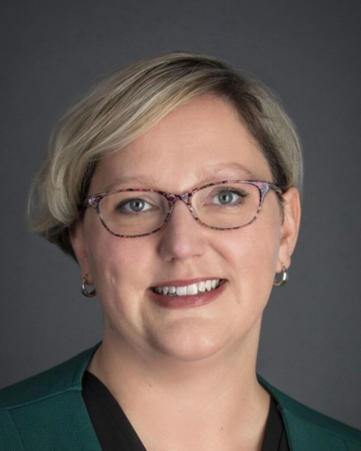 Headshot Image for Laura Peth